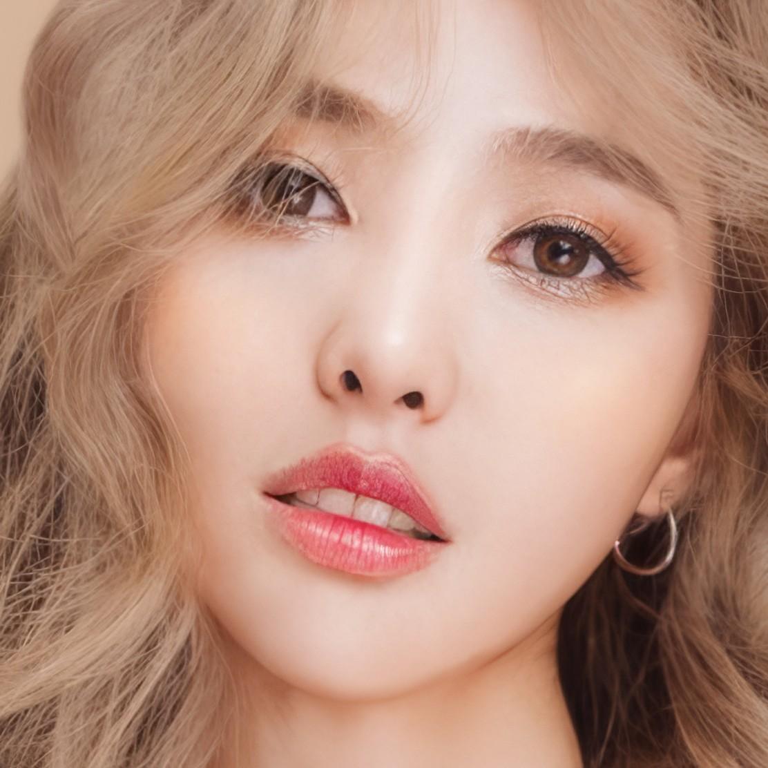 A smaller face and youthful look together