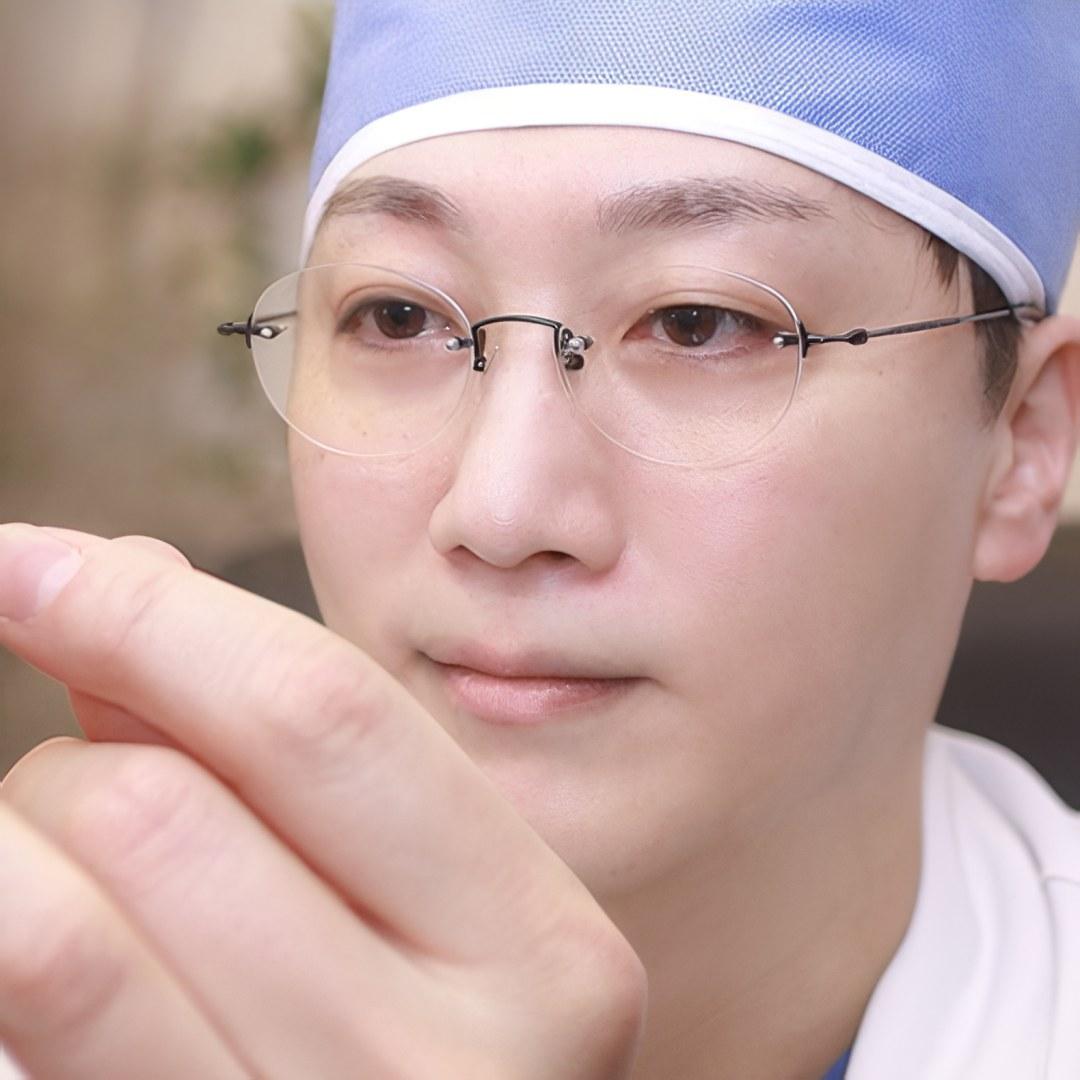 얼굴에 어울리는 맞춤 쌍꺼풀 라인
